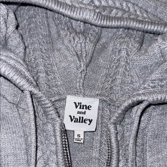 Knit sweater - Picture 4 of 4